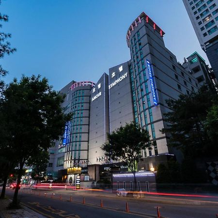 Symphony Hotel Suwon Esterno foto