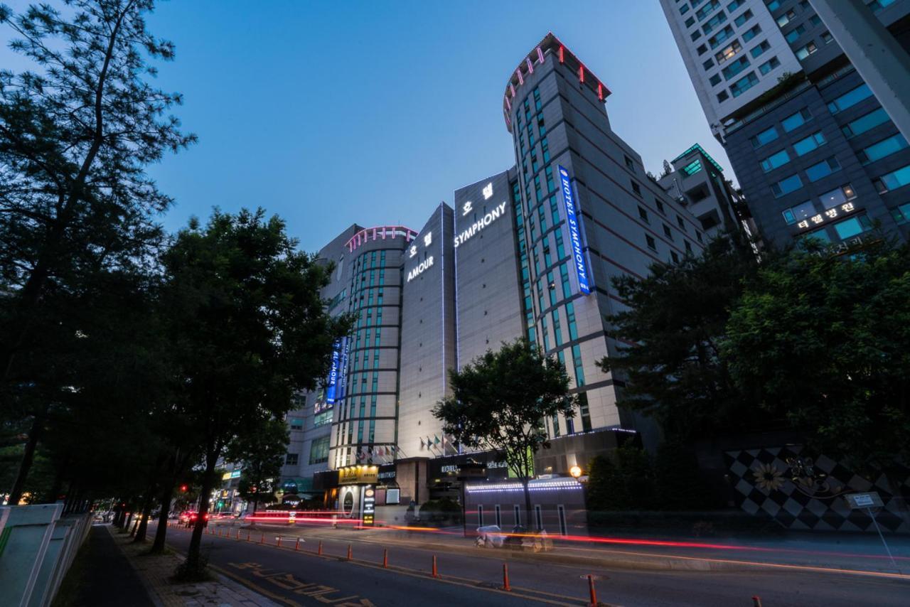 Symphony Hotel Suwon Esterno foto