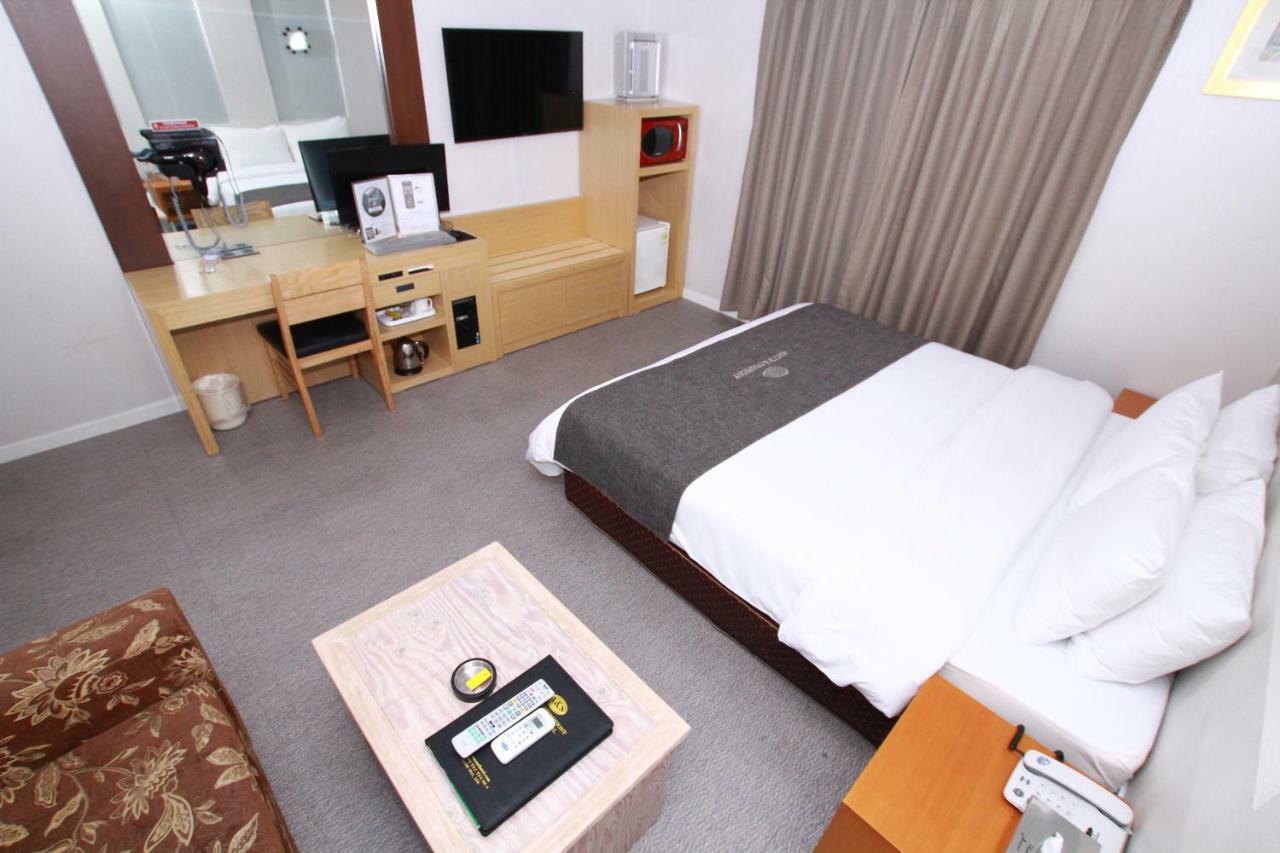 Symphony Hotel Suwon Esterno foto